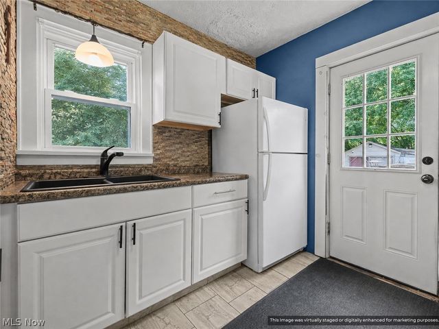 912 Hunt Street, Akron, OH 44306