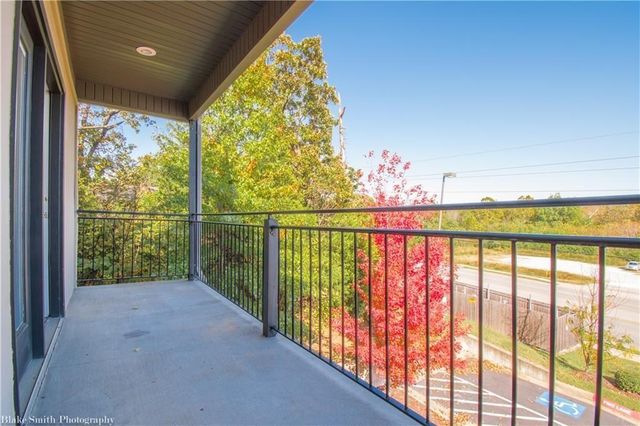 2131 Crossover Road 204, Fayetteville, AR 72703