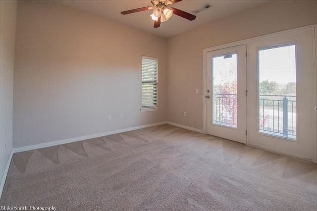 2131 Crossover Road 204, Fayetteville, AR 72703