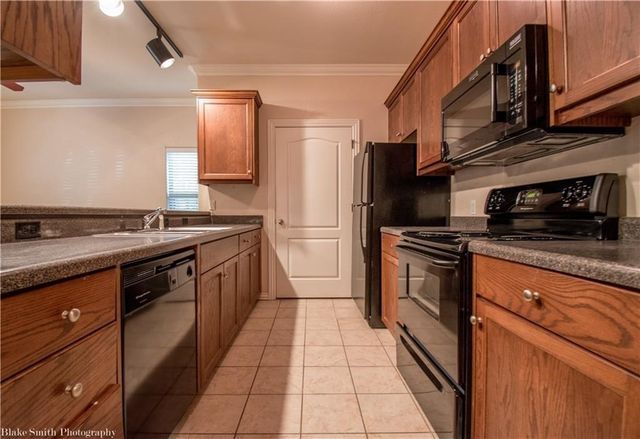 2131 Crossover Road 204, Fayetteville, AR 72703
