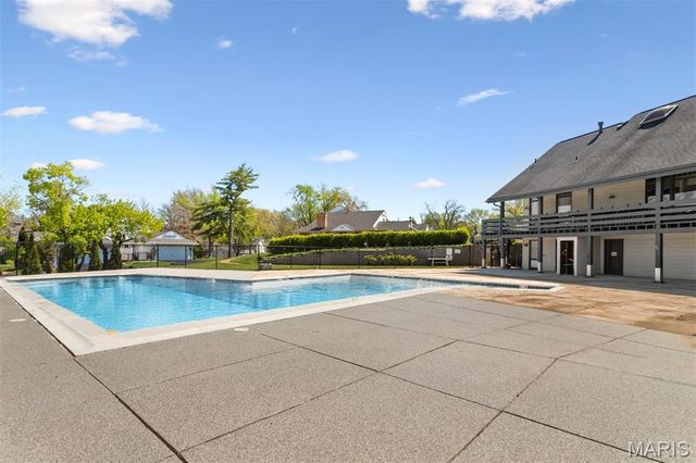 15049 Claymoor Court 17, Chesterfield, MO 63017