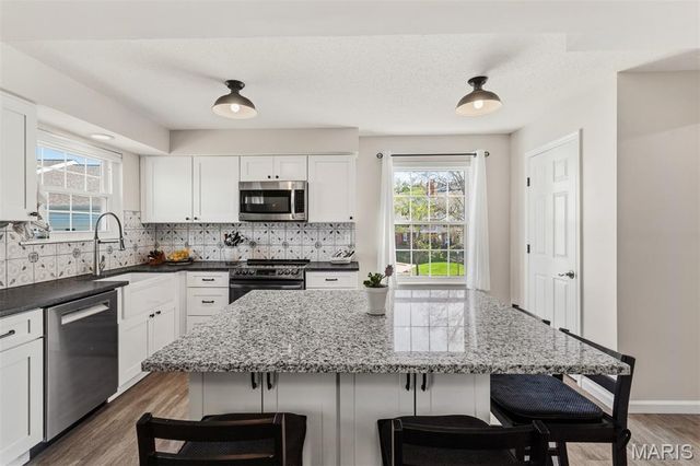 15049 Claymoor Court 17, Chesterfield, MO 63017