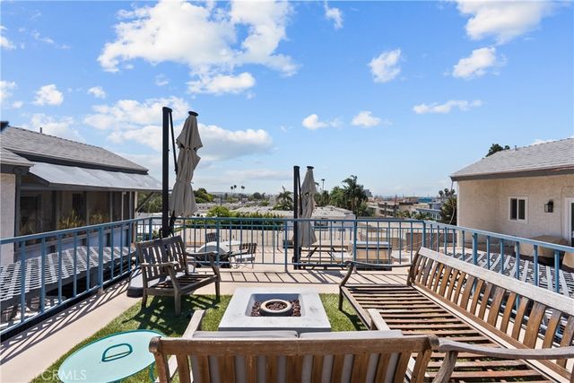 1742 S Bentley, Los Angeles, CA 90025
