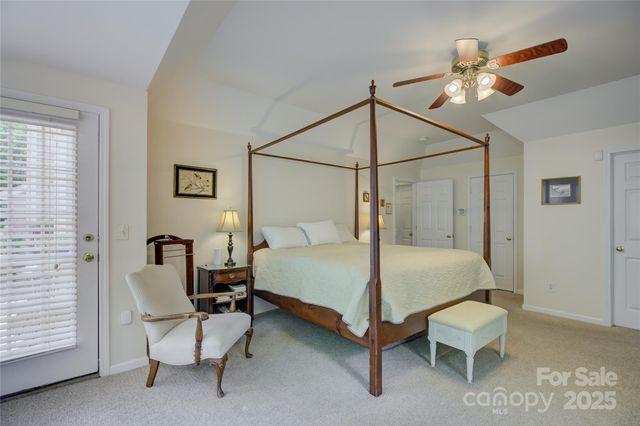 12125 Mountainside Lane, Charlotte, NC 28278