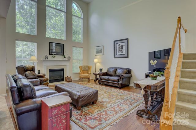 12125 Mountainside Lane, Charlotte, NC 28278