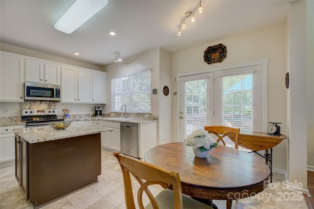 12125 Mountainside Lane, Charlotte, NC 28278