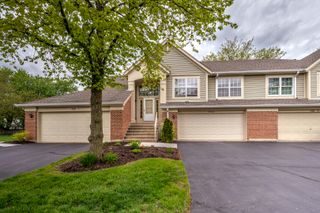 338 Ashford Circle 2, Bartlett, IL 60103