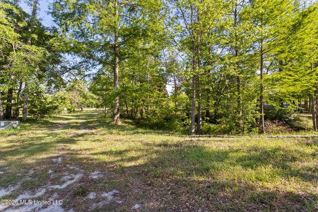 000 River Heights Lane, D'iberville, MS 39540