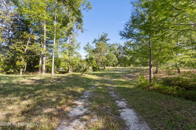 000 River Heights Lane, D'iberville, MS 39540