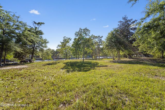 000 River Heights Lane, D'iberville, MS 39540