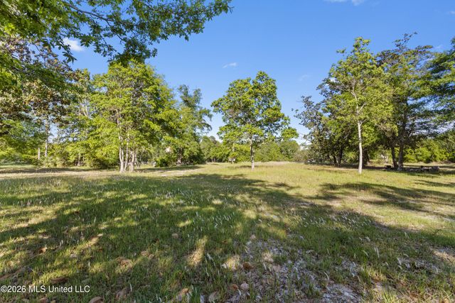 000 River Heights Lane, D'iberville, MS 39540