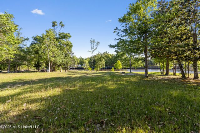 000 River Heights Lane, D'iberville, MS 39540