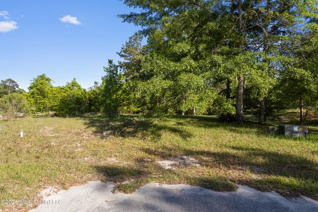 000 River Heights Lane, D'iberville, MS 39540