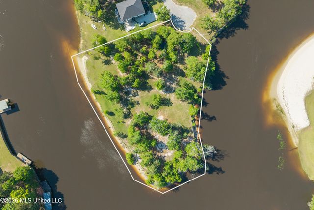 000 River Heights Lane, D'iberville, MS 39540