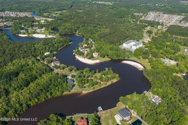 000 River Heights Lane, D'iberville, MS 39540