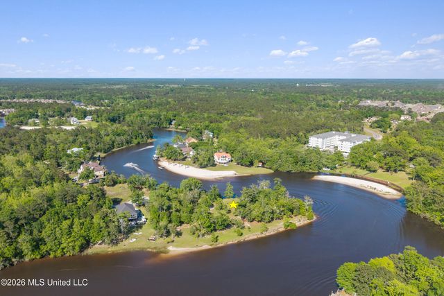 000 River Heights Lane, D'iberville, MS 39540