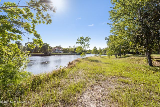 000 River Heights Lane, D'iberville, MS 39540