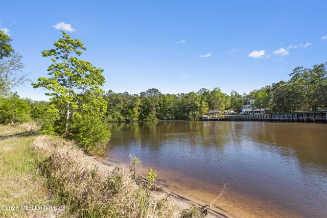 000 River Heights Lane, D'iberville, MS 39540