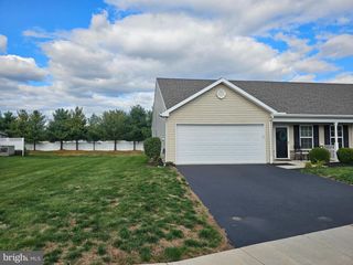 3040 BARLEY CIR #19, Dover, PA 17315