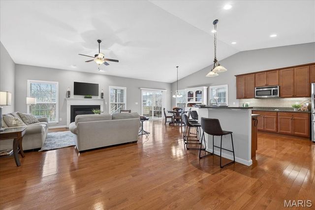 142 Meadows Of Wildwood Boulevard, Wildwood, MO 63040