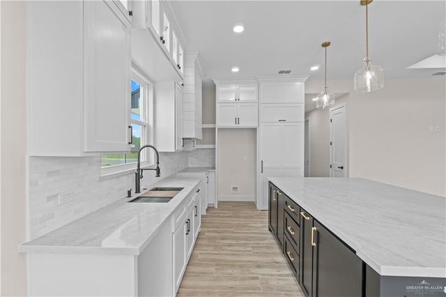 9857 N Heights N, Harlingen, TX 78552