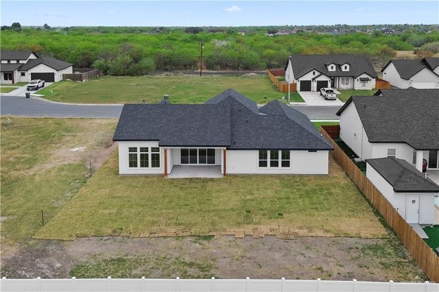 9857 N Heights N, Harlingen, TX 78552