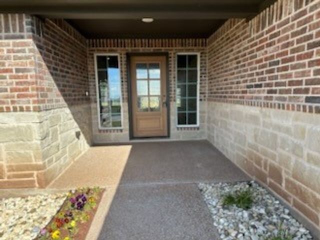 881 Day Star Drive, Hewitt, TX 76643