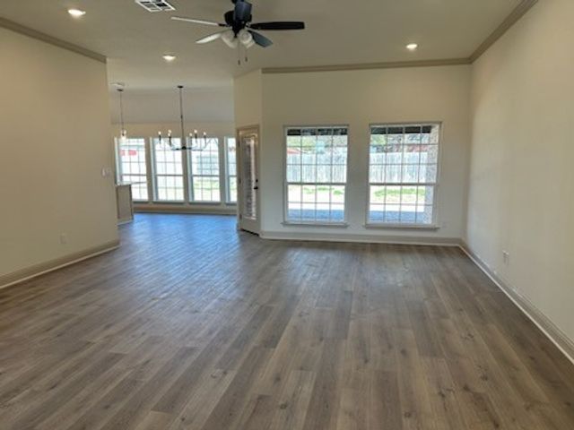 881 Day Star Drive, Hewitt, TX 76643