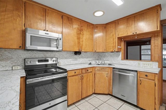 803 CAROL COURT, Tavares, FL 32778