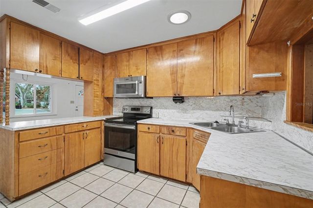 803 CAROL COURT, Tavares, FL 32778