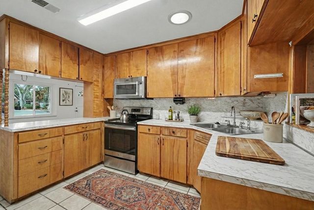 803 CAROL COURT, Tavares, FL 32778