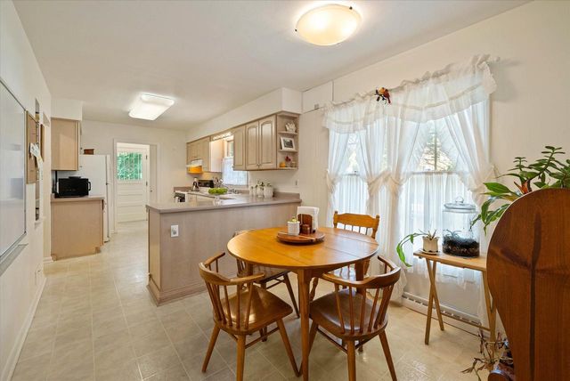 4830 Westfield ROAD, Mequon, WI 53092