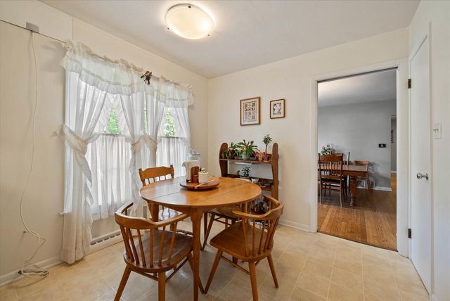 4830 Westfield ROAD, Mequon, WI 53092