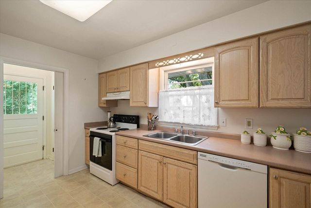 4830 Westfield ROAD, Mequon, WI 53092
