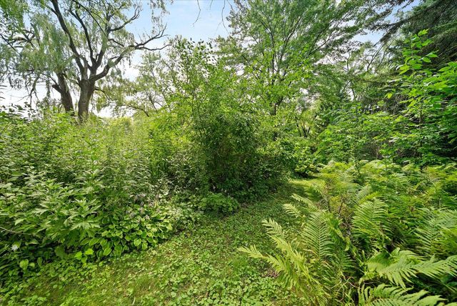 4830 Westfield ROAD, Mequon, WI 53092