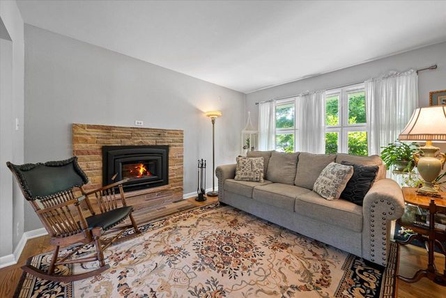 4830 Westfield ROAD, Mequon, WI 53092