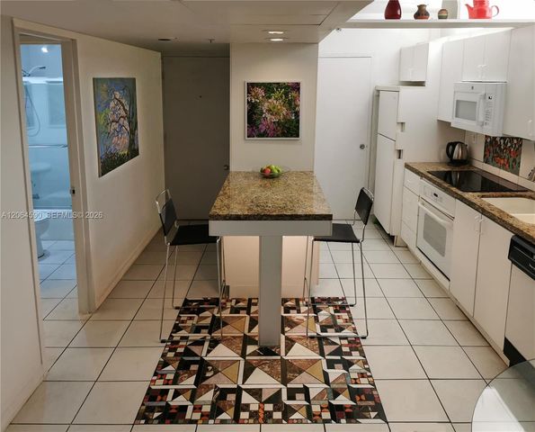 100 Lincoln Road 1424, Miami Beach, FL 33139