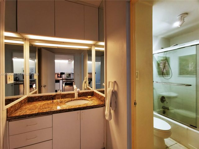100 Lincoln Road 1424, Miami Beach, FL 33139