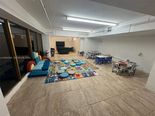 100 Lincoln Road 1424, Miami Beach, FL 33139
