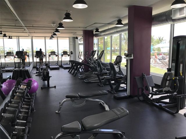 100 Lincoln Road 1424, Miami Beach, FL 33139