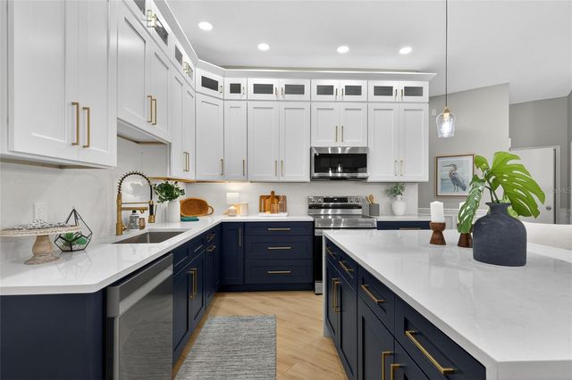 18917 EDINBOROUGH WAY, Tampa, FL 33647