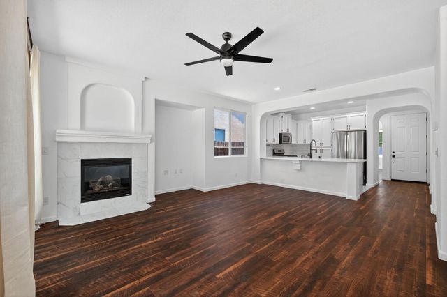 5921 Meeks Way, Sacramento, CA 95835