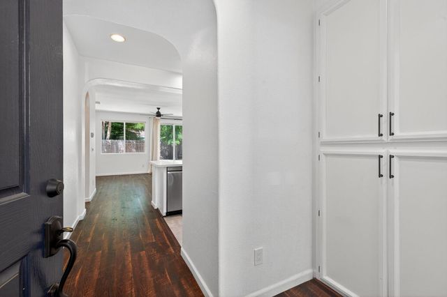 5921 Meeks Way, Sacramento, CA 95835