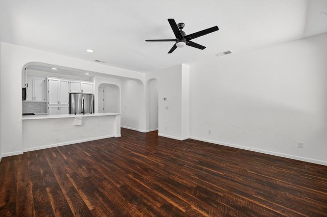 5921 Meeks Way, Sacramento, CA 95835