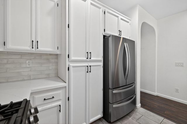 5921 Meeks Way, Sacramento, CA 95835