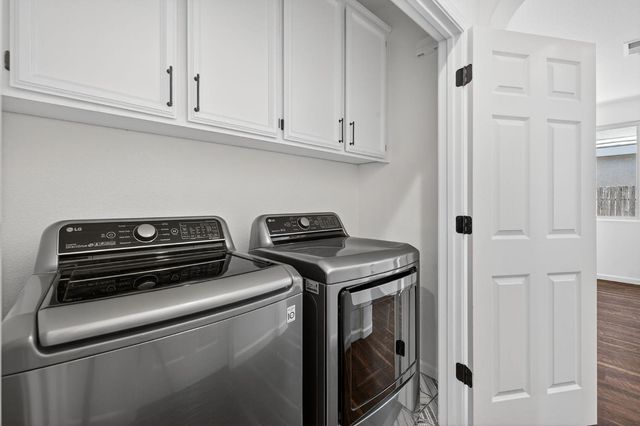 5921 Meeks Way, Sacramento, CA 95835