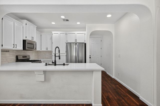 5921 Meeks Way, Sacramento, CA 95835