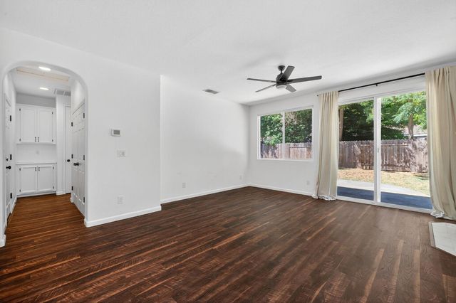 5921 Meeks Way, Sacramento, CA 95835