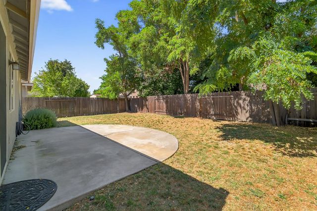 5921 Meeks Way, Sacramento, CA 95835