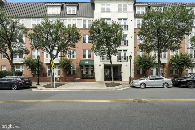 2665 PROSPERITY AVE #211, Fairfax, VA 22031